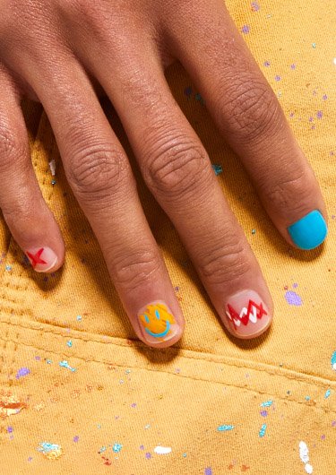 Nail paint outlet