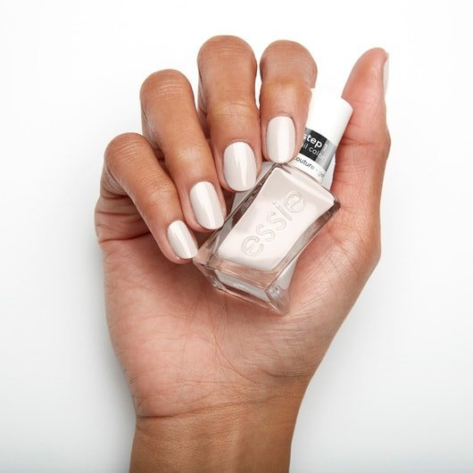 ESSIE-gel-couture-perm-range-first-fitting_Hand_2