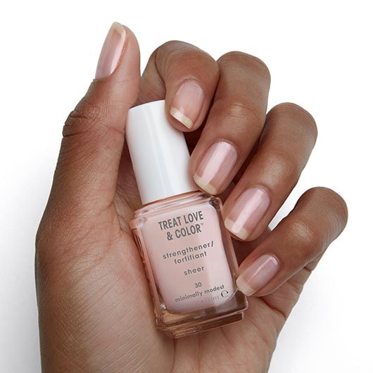 minimally modest-TREAT LOVE & COLOR-colour + care-04-Essie