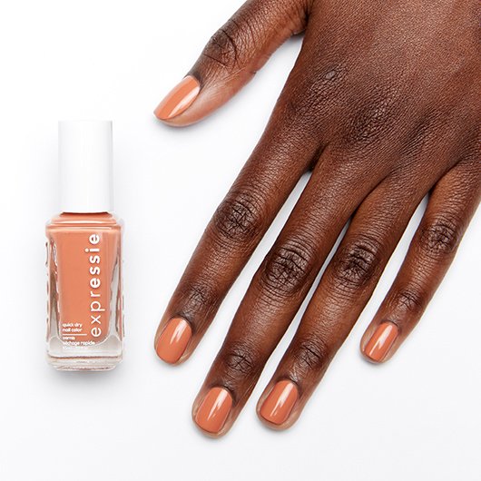 desk mani-expressie-quick dry-05-Essie